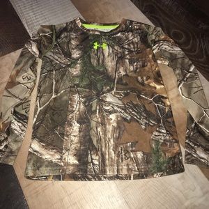 Under Armor Camo Long Sleeve Great condition